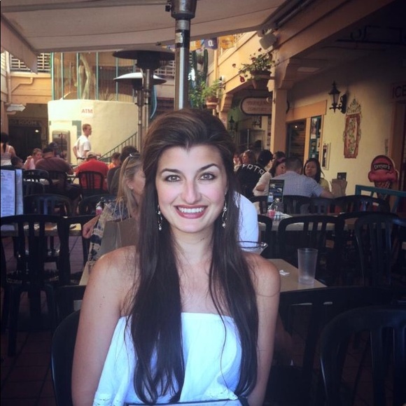 Meet your Posher, Cali - Picture 1 of 1